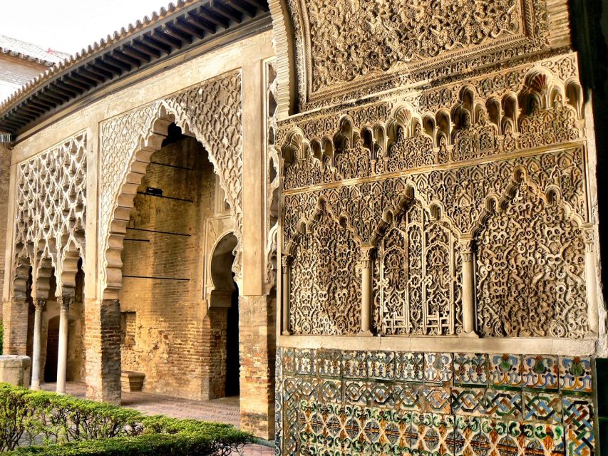 Seville: Cathedral, Giralda & Alcázar Guided Tour - The Real Alcázar for about 90 minutes