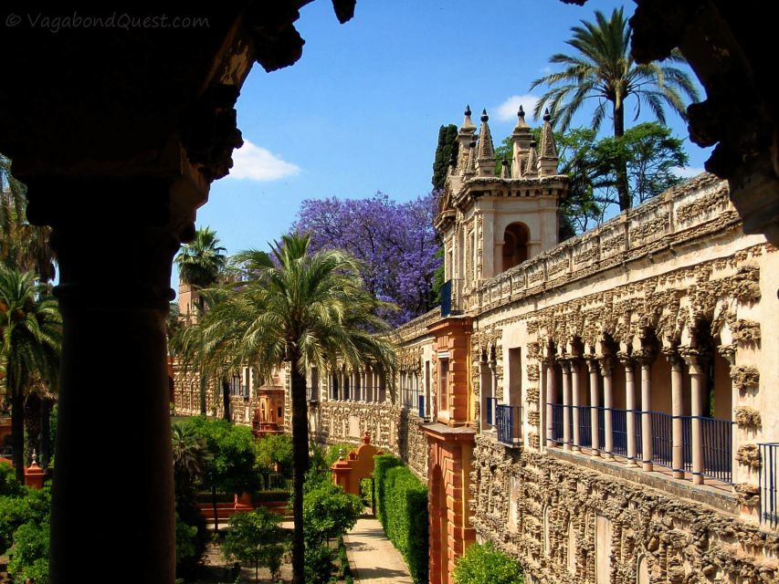 Seville: Cathedral, Giralda & Alcázar Guided Tour - What the guides add