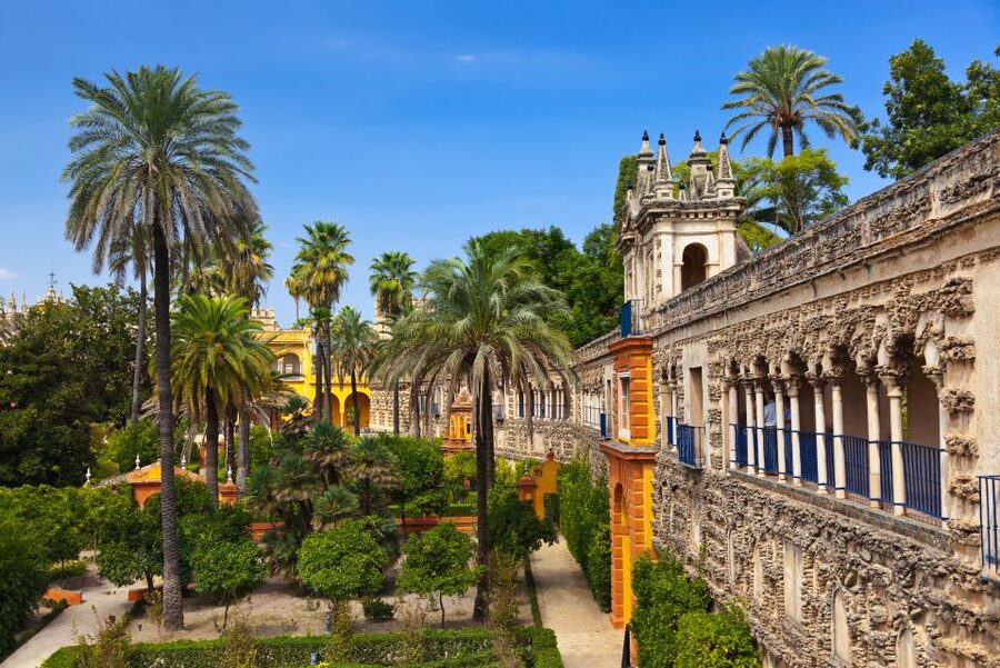 Seville: Cathedral, Giralda and Alcázar Guided Tour - Who should book this Seville tour?