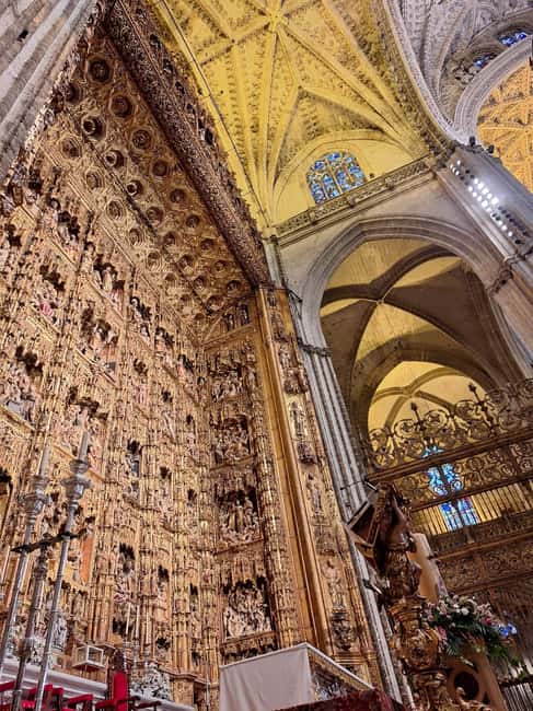 Seville: Guided tour of the Alcazar, Cathedral, and Giralda - Key points to know before you book