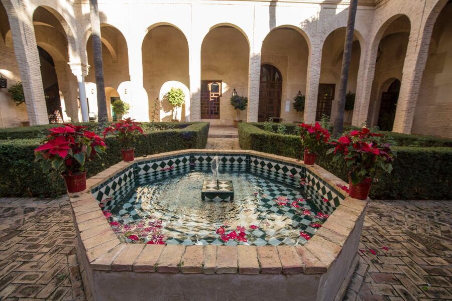 Seville: Palacio de Las Dueñas Entry Ticket and Guided Tour - Why Palacio de Las Dueñas feels different from Seville’s biggest sights
