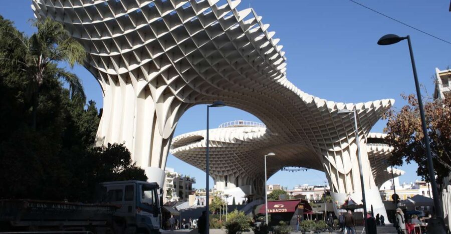 Seville: Palacio de Las Dueñas, La Macarena & Las Setas Tour - Starting beneath Metropol Parasol