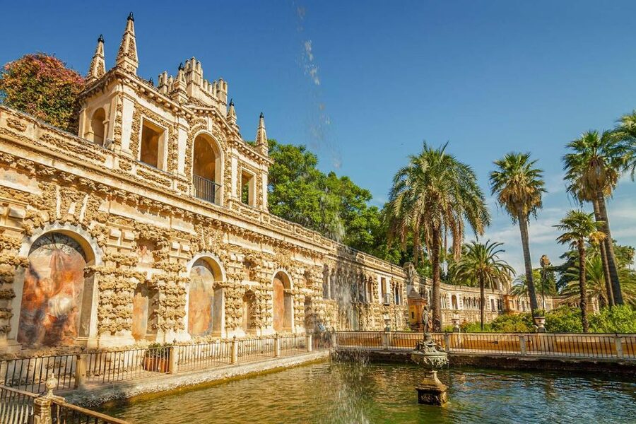 Seville: Real Alcazar Admission and Guided Tour - What the guide adds to the visit