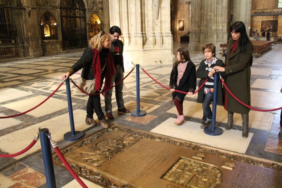 Seville: Royal Alcazar, Cathedral, and Giralda Tower Tour - Giralda Tower and the 34 ramps
