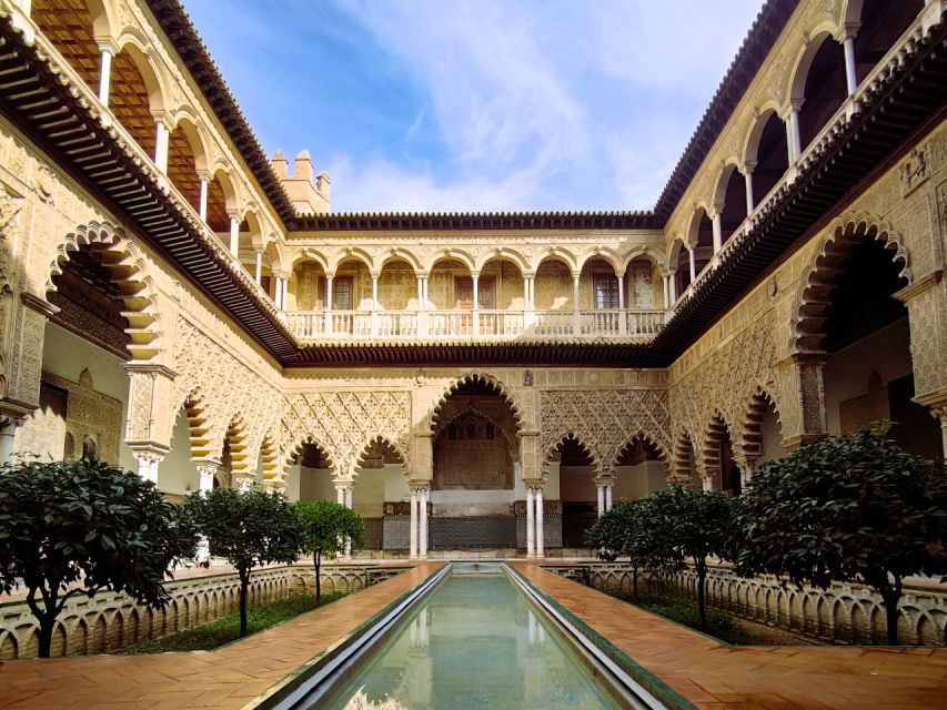 Seville: Small-Group Alcázar Guided Tour & Entry Ticket - The first look at the palace complex