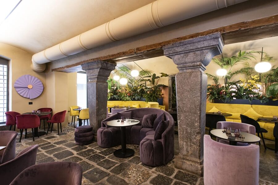 Sicilian wine tasting and hors d'oeuvres in an 18th century palace - Four Sicilian Wines in a Former Palace Stable