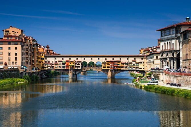Sightseeing Guided Tour of Florence by Night including Duomo & Palazzo Vecchio - What the guide adds to the walk