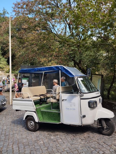 Sintra:1 hour tuk tuk experience to Pena Palace(3 monuments) - The Moorish Castle and its hillside setting