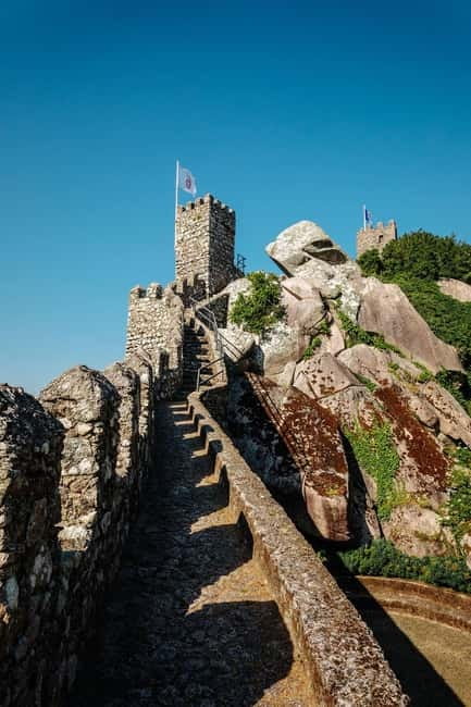 Sintra Dream Tour–Pena Palace,Sintra, Cabo da Roca & Cascais - Moorish Castle: walls with a view of Sintra