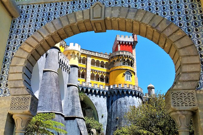 Sintra, Pena Palace, Cabo da Roca and Cascais from Lisbon - Sintra’s old center and your lunch hour