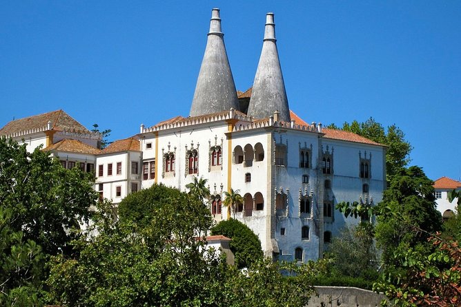 Sintra, Pena Palace, Quinta da Regaleira & Cascais Group Tour - Cascais, beaches and a slower final stop