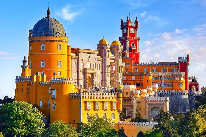 Sintra, Pena Palace, Quinta da Regaleira & Cascais Group Tour - Guides, drivers and the feel of the day