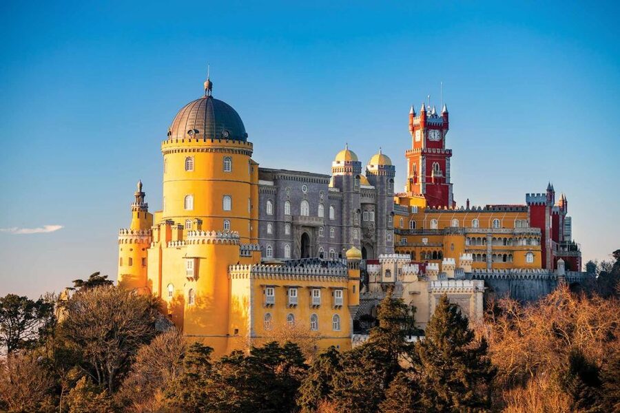 Sintra: Private Tour with Guided Pena Palace Experience - Final call: a strong palace visit, with a short clock