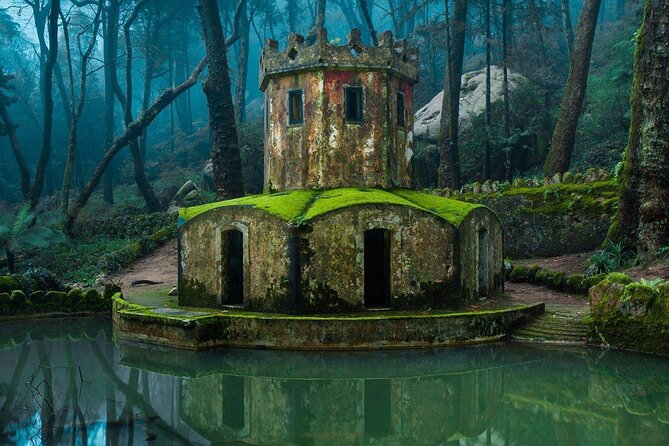 Sintra Private Tour with Tickets: Pena Palace & Moorish Castle - Crowds, weather, and the right clothing