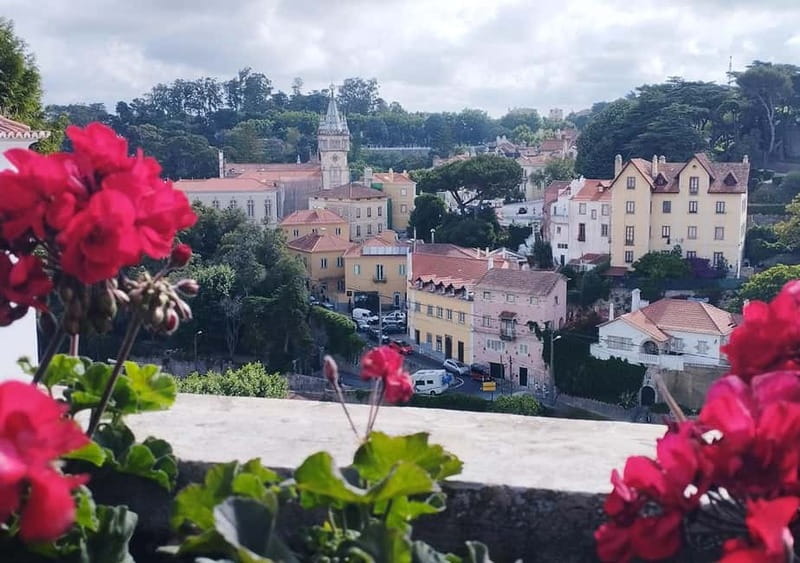 Sintra Unique Tour - Two Palaces and Azenhas do Mar - Why this Sintra route feels different