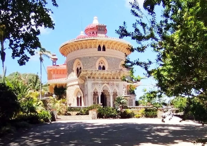 Sintra Unique Tour - Two Palaces and Azenhas do Mar - Meeting in Lisbon and riding to Sintra