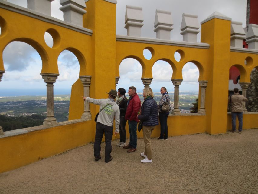 Sintra: Walking Tour with Palace, Castle, and Old Town Visit - Guide quality and the private format
