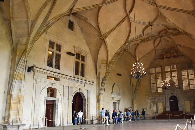 Skip the Line: Prague Castle Ticket and Introductory Overview - How much time should you allow?