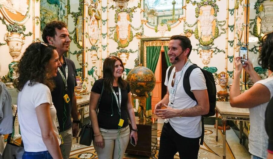"Skip the line" Royal Palace + Prado Museum - Guide style, audio system, and group size