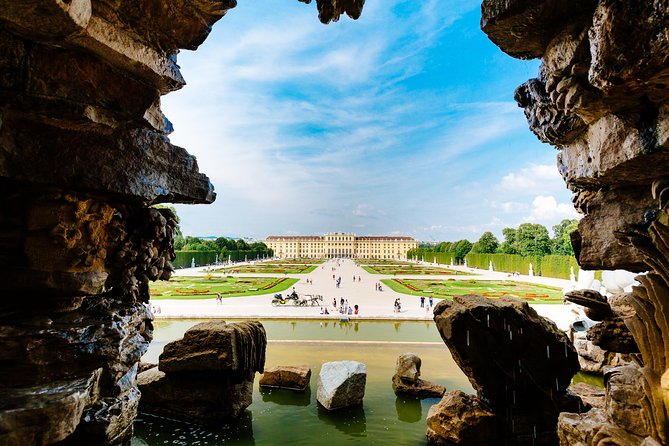 Skip-the-Line Schonbrunn Palace Guided Tour and Vienna Historical City Tour - Arriving at Schönbrunn Palace