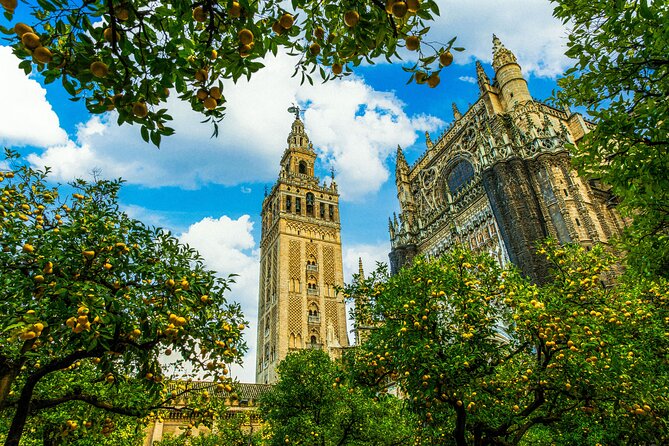 Skip the Line Seville Alcázar, Cathedral & Giralda Guided Tour - Seville Cathedral and the tomb of Christopher Columbus