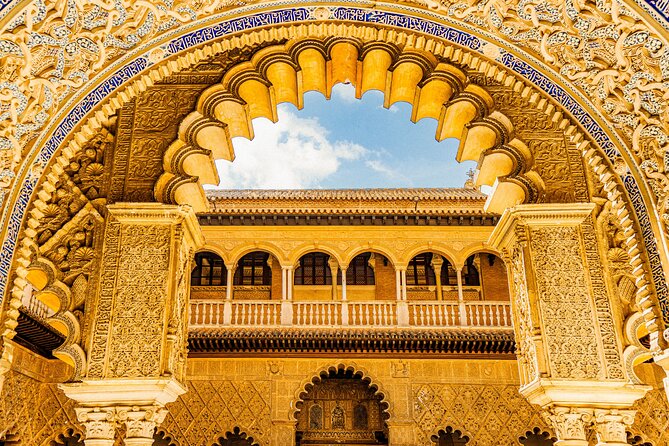 Skip the Line Seville Alcázar, Cathedral & Giralda Guided Tour - How the group size affects the experience