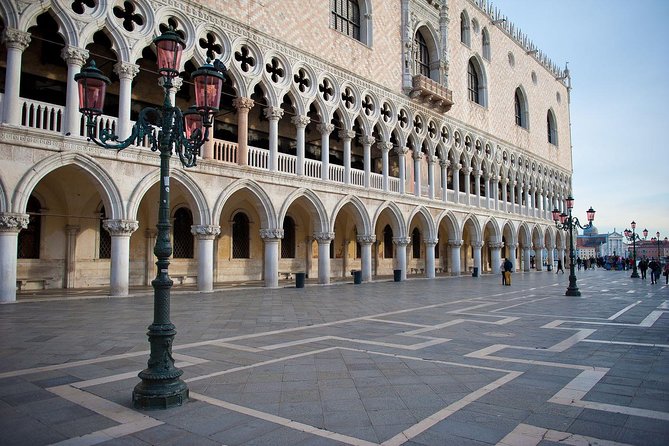 Skip the Line Venice Doge's Palace and St. Mark's Basilica Tour - Crossing the Bridge of Sighs