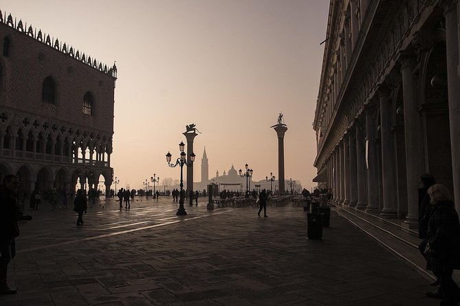 Skip the Line Venice Doge's Palace and St. Mark's Basilica Tour - Guides, headsets, and the quality of the explanation