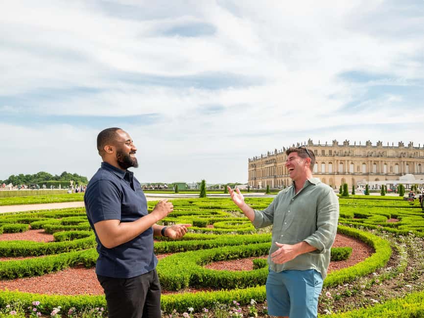 Skip-the-Line Versailles Palace & Garden Tour with Transport - The guide makes the difference