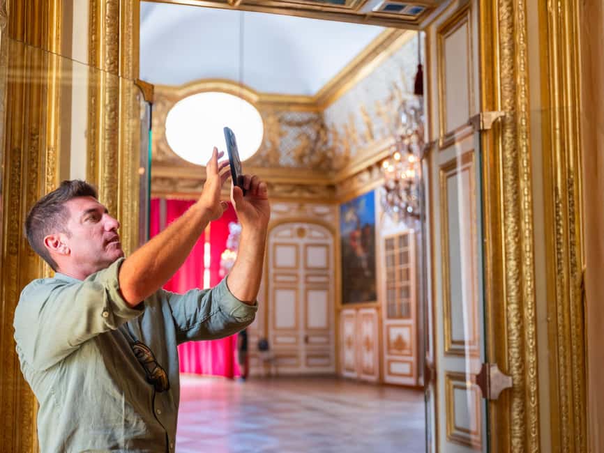 Skip-the-Line Versailles Palace & Garden Tour with Transport - The royal apartments and the Hall of Mirrors