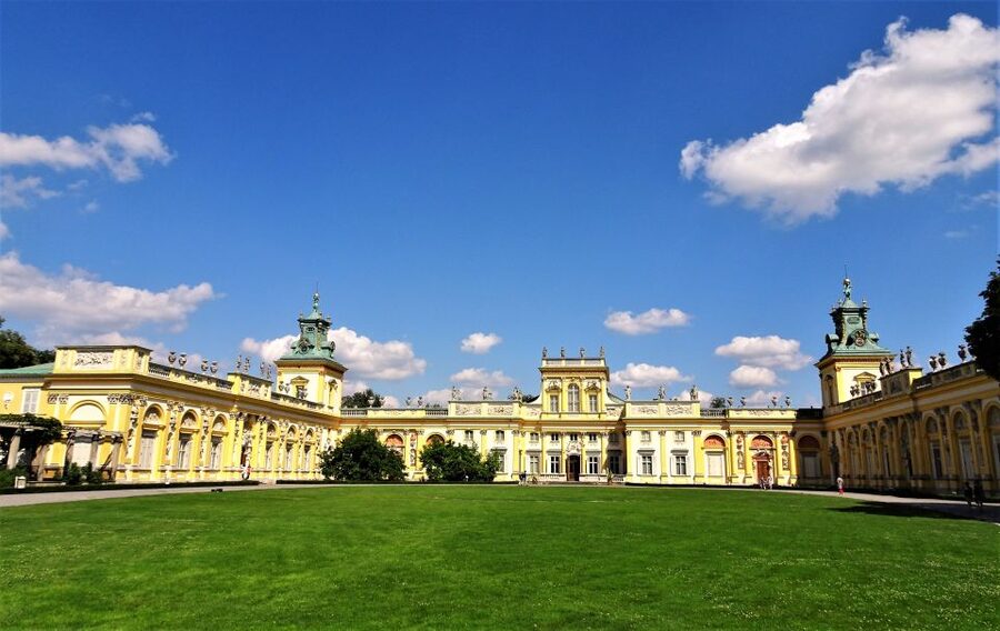 Skip-the-Line Wilanow Palace and Gardens Private Tour Warsaw - What the private guide adds