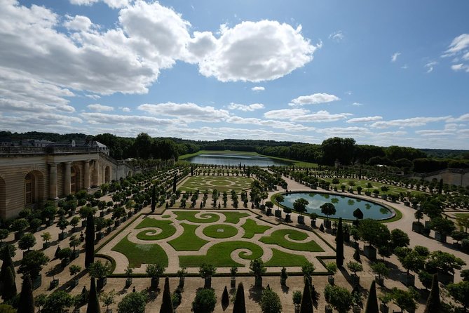 Small Group Paris to Versailles Day Trip with Garden Stroll - Meeting in Paris and riding to Versailles