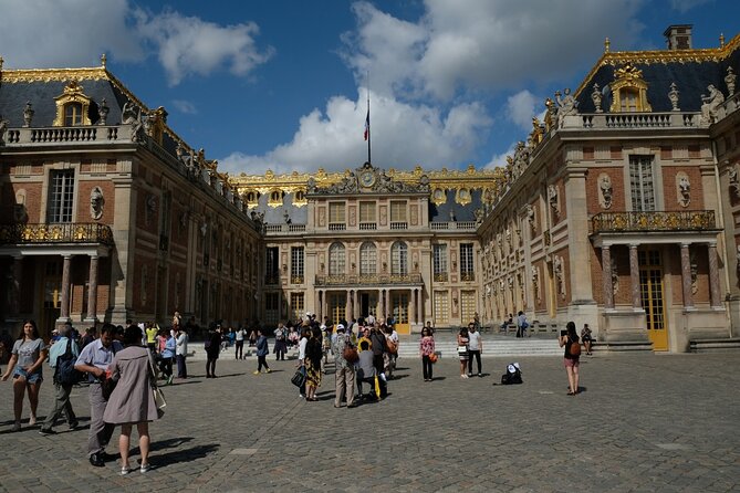 Small Group Paris to Versailles Day Trip with Garden Stroll - Trianon, the Queen’s Hamlet, and the royal retreat
