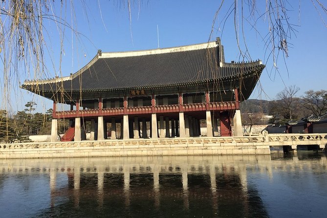 Small-Group Royal Palace and Seoul City Tour (hotel pick-up) - The Blue House and a glimpse of modern government
