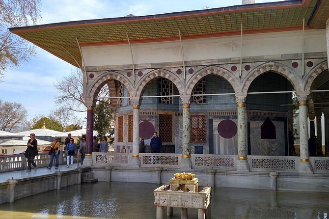 Small-Group Topkapi Palace and Harem Tour with Tickets - How the small group affects the experience