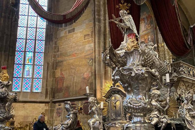 Small-Group Tour of Prague Castle with a local guide - What skip-the-ticket-line really means