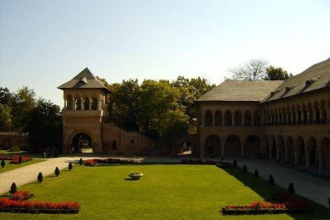 Small Group Tour to Mogosoaia Palace and Snagov Monastery - Guides make the difference on this route