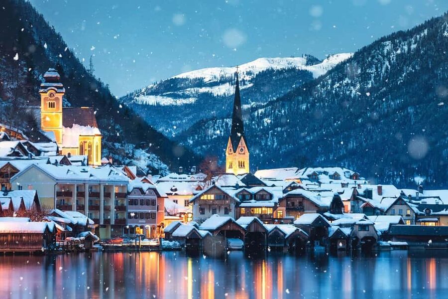 Sound of Music: Salzburg, Mirabell, Hallstatt & Alpine Views - Hallstatt in a two-hour window