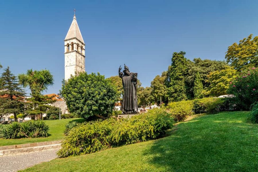 Split: 1.5-Hour Walking Tour and Diocletian's Palace - Fruit Square and old-town atmosphere