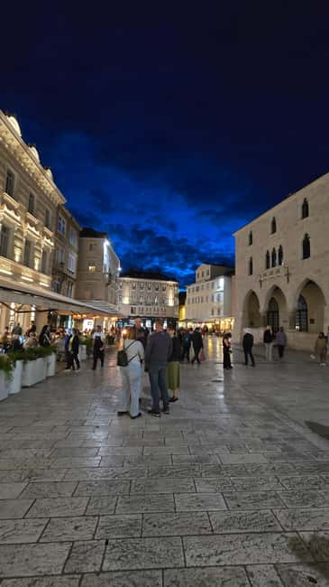 Split and Diocletian's Palace walking tour with a local guid - Markets, squares, and daily Split