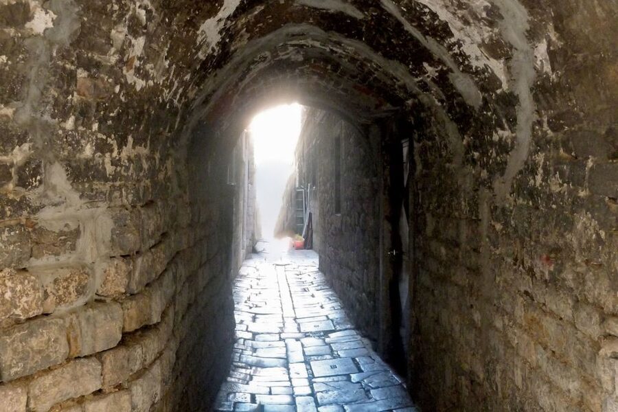 Split: Game of Thrones Tour with Diocletian's Palace Cellar - Golden Gate, Vestibul, and the old-town streets