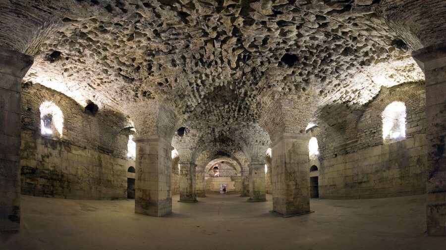 Split: Game of Thrones Tour with Diocletian's Palace Cellar - Guides who make the difference