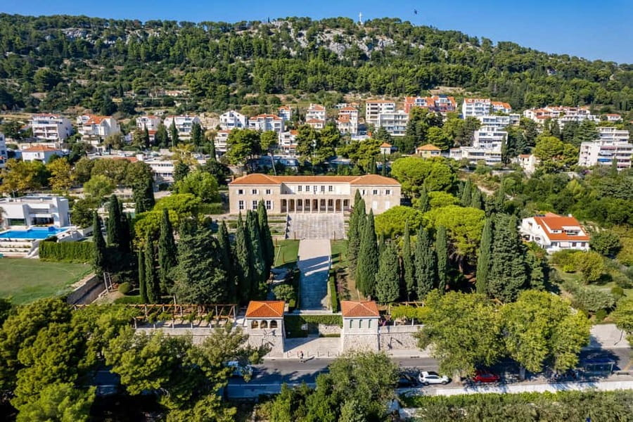 Split: Jewish Heritage & Diocletian's Palace Walking Tour - Diocletian’s Palace through a Jewish lens