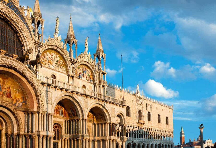 St Mark's Basilica, Doge's Palace & Casanova's Prison Ticket - Meeting between the marble lions