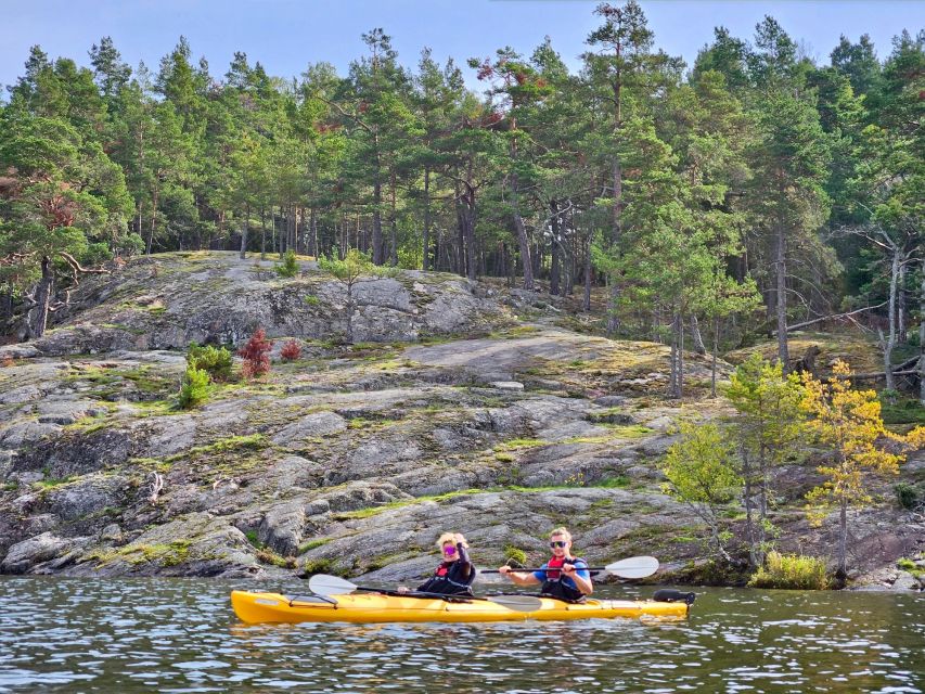Stockholm: Guided Kayak Tour to Drottningholm Royal Palace - Returning by kayak and van