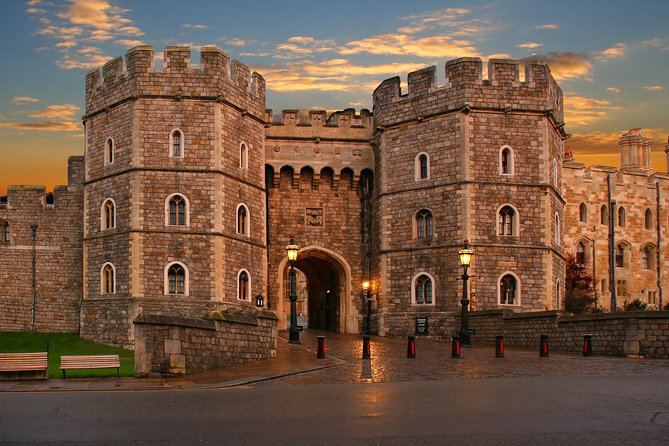 Stonehenge, Windsor Castle and Bath Full Day Guided Tour - Three famous places, one very long day