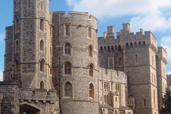 Stonehenge, Windsor Castle and Bath Full Day Guided Tour - What the coach adds to the day