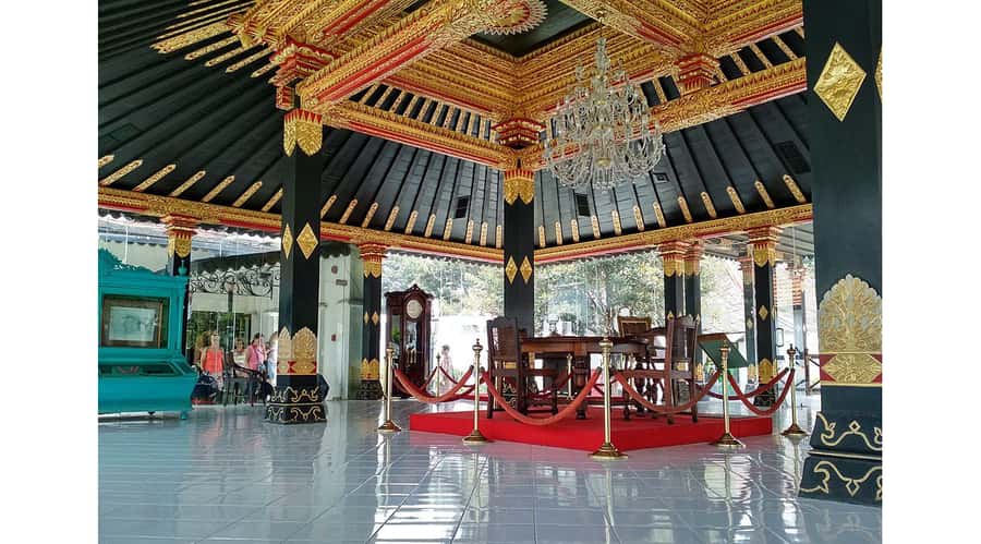 Sultan Palace, Water Castle & Prambanan Temple Guided Tour - The long ride to Prambanan