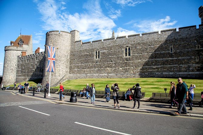 Summer Special: Buckingham Palace & Windsor Castle Tour - St George’s Chapel and the royal wedding connection