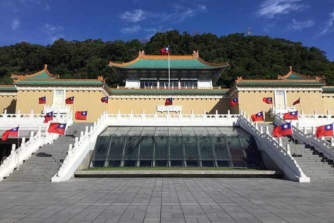 Taipei City Morning Tour with National Palace Museum entry - The park: formal design around a political monument